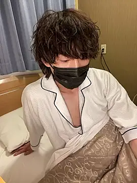Snapshot of --ha-ru-- chatting on 05-18-26, 04:02 --ha-ru-- online show from 05-18-26, 04:02