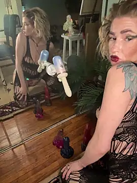 XXX2Freaks online show from 05-17-26, 07:17