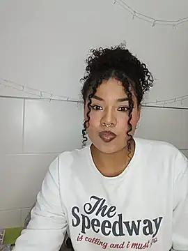 BrianaSweetxxx online show from 07-03-26, 04:19