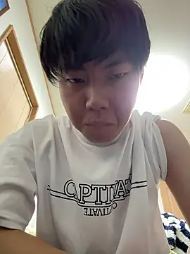 Snapshot of hibi0875 chatting on 04-29-26, 01:48 hibi0875 online show from 04-29-26, 01:48