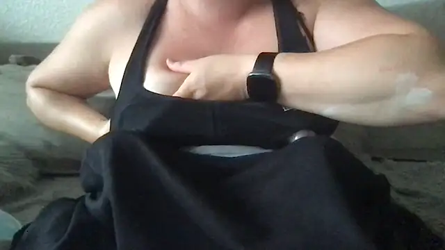 Snapshot of FlirtyFrayaXX chatting on 07-01-26, 06:51 FlirtyFrayaXX online show from 07-01-26, 06:51