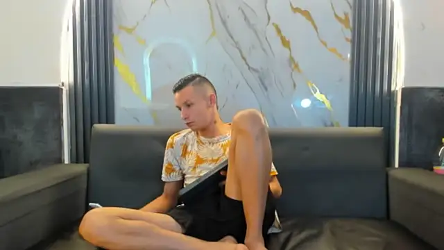 Isaak 26 online show from 03-18-26, 11:46