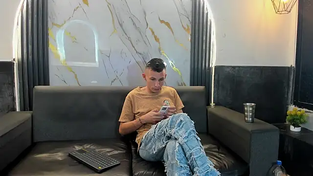 Isaak 26 online show from 03-29-26, 07:25