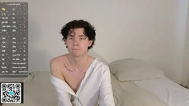 Snapshot of moon_Gloww chatting on 02-12-26, 05:13 moon Gloww online show from 02-12-26, 05:13