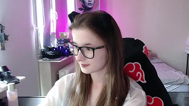 Snapshot of LunaXcherry chatting on 06-11-26, 04:38 LunaXcherry online show from 06-11-26, 04:38
