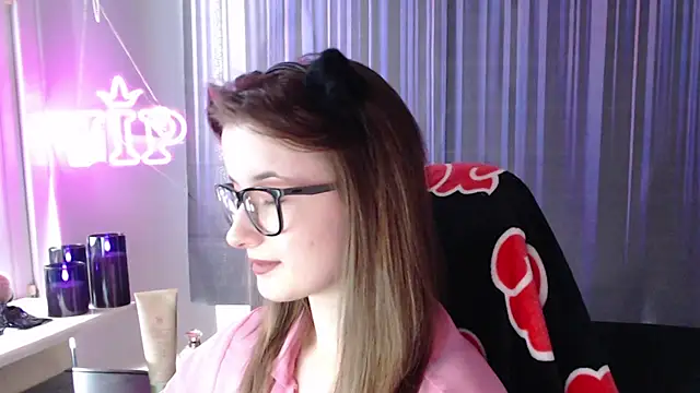Snapshot of LunaXcherry chatting on 06-21-26, 11:13 LunaXcherry online show from 06-21-26, 11:13