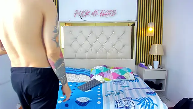 Adventurous Boys online show from 04-10-26, 06:12