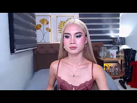 Snapshot of JuicyCockThea chatting on 06-15-26, 03:58 JuicyCockThea online show from 06-15-26, 03:58