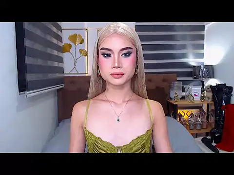 Snapshot of JuicyCockThea chatting on 06-21-26, 01:13 JuicyCockThea online show from 06-21-26, 01:13