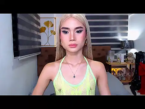 Snapshot of JuicyCockThea chatting on 07-19-26, 01:15 JuicyCockThea online show from 07-19-26, 01:15