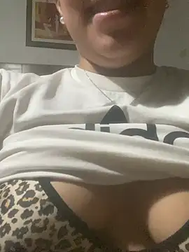 Snapshot of mamilindaA chatting on 02-20-26, 04:53 mamilindaA online show from 02-20-26, 04:53