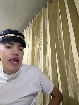 Snapshot of max_femboy chatting on 03-10-26, 05:12 max femboy online show from 03-10-26, 05:12