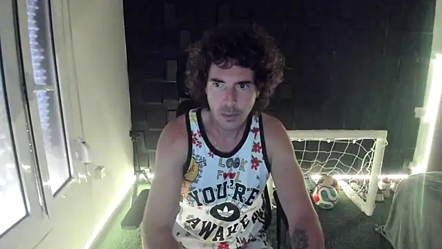 Snapshot of joaquin420_hot chatting on 06-20-26, 05:32 joaquin420 hot online show from 06-20-26, 05:32