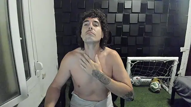 Snapshot of joaquin420_hot chatting on 06-26-26, 08:46 joaquin420 hot online show from 06-26-26, 08:46