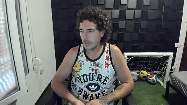 Snapshot of joaquin420_hot chatting on 07-01-26, 05:53 joaquin420 hot online show from 07-01-26, 05:53