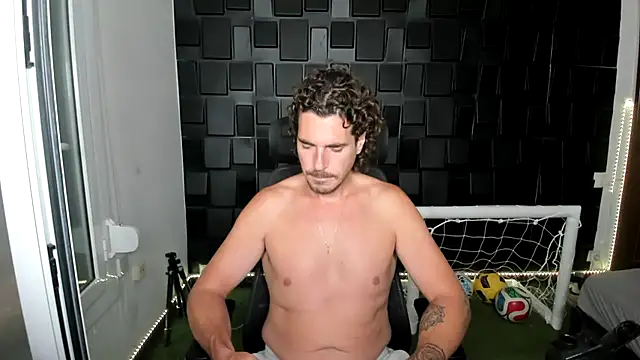 Snapshot of joaquin420_hot chatting on 07-08-26, 06:45 joaquin420 hot online show from 07-08-26, 06:45