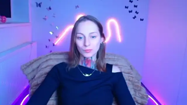 Esmi Winter online show from 04-01-26, 01:52