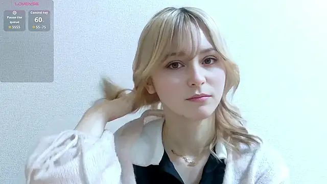 Snapshot of e_ri_ka93 chatting on 06-14-26, 01:24 e ri ka93 online show from 06-14-26, 01:24