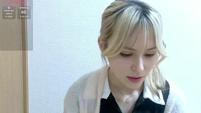 Snapshot of e_ri_ka93 chatting on 06-27-26, 01:39 e ri ka93 online show from 06-27-26, 01:39