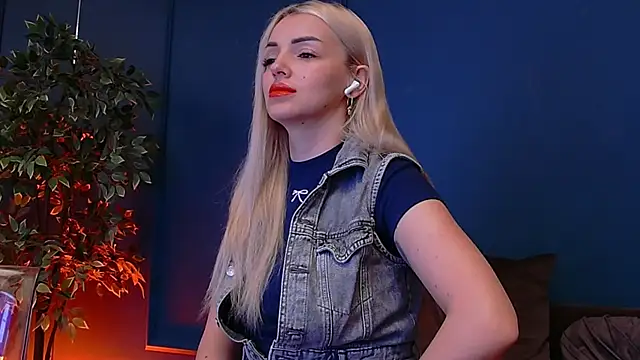 DeeaVIP online show from 04-21-26, 04:52