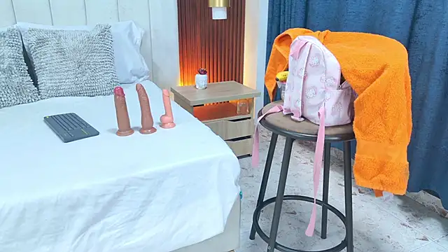 Brisa Silva online show from 04-10-26, 11:37