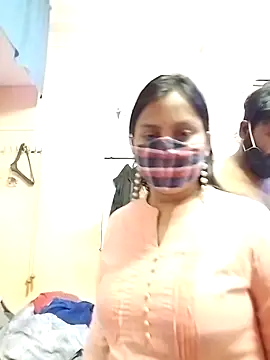 Snapshot of Newmomsexy chatting on 02-21-26, 05:47 Newmomsexy online show from 02-21-26, 05:47