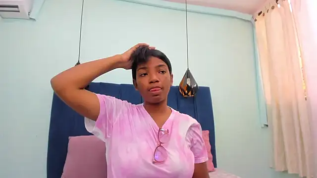 Sexy ebony 1 online show from 07-19-26, 12:20