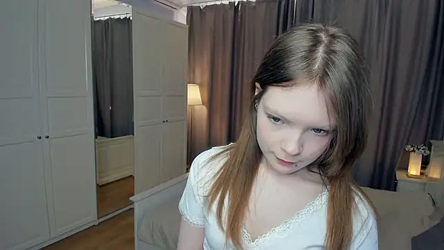 Snapshot of LavenderMitten chatting on 03-19-26, 10:52 LavenderMitten online show from 03-19-26, 10:52