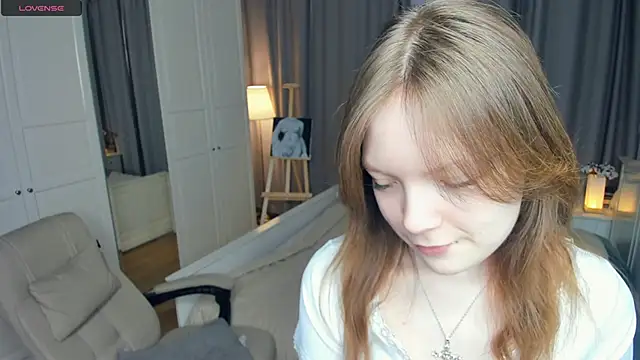 Snapshot of LavenderMitten chatting on 04-30-26, 05:36 LavenderMitten online show from 04-30-26, 05:36