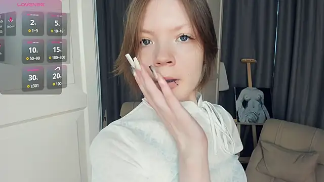 Snapshot of LavenderMitten chatting on 05-15-26, 05:47 LavenderMitten online show from 05-15-26, 05:47