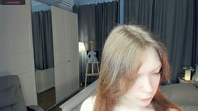 Snapshot of LavenderMitten chatting on 05-16-26, 05:48 LavenderMitten online show from 05-16-26, 05:48