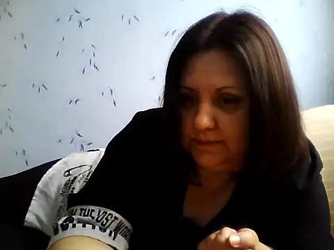 LockyCharm111 online show from 04-12-26, 06:29