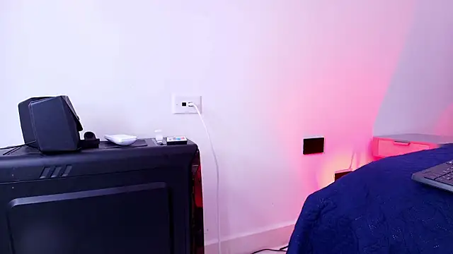 freyhasmith  online show from 03-05-26, 03:02