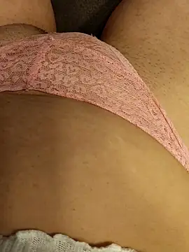 Snapshot of anitamadrid chatting on 02-12-26, 08:20 anitamadrid online show from 02-12-26, 08:20