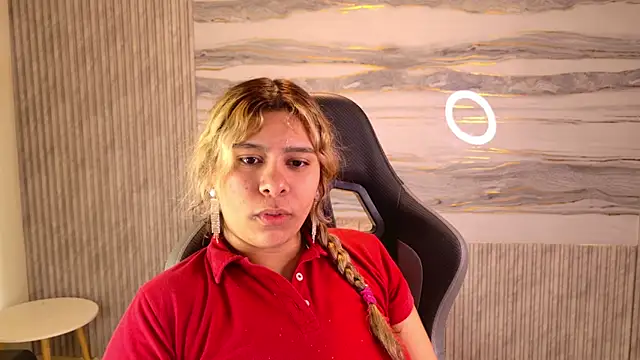 Sophie19   online show from 05-18-26, 11:38