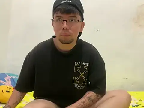 Snapshot of KaiStein chatting on 03-08-26, 11:19 KaiStein online show from 03-08-26, 11:19