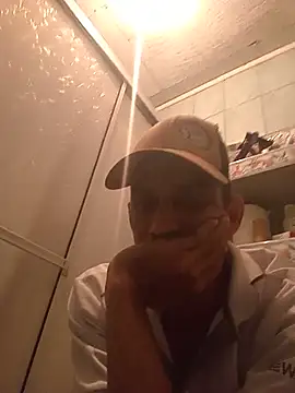 Snapshot of segnini21 chatting on 06-11-26, 01:49 segnini21 online show from 06-11-26, 01:49