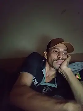 Snapshot of segnini21 chatting on 06-19-26, 03:44 segnini21 online show from 06-19-26, 03:44