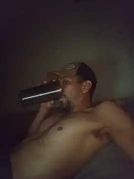 Snapshot of segnini21 chatting on 06-24-26, 04:44 segnini21 online show from 06-24-26, 04:44