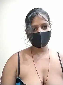 Snapshot of ankita077 chatting on 06-17-26, 12:35 ankita077 online show from 06-17-26, 12:35