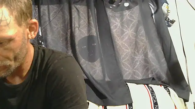 Snapshot of CharmedMoment62 chatting on 07-08-26, 12:37 CharmedMoment62 online show from 07-08-26, 12:37