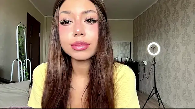 Snapshot of You_Club_Winx chatting on 06-05-26, 08:09 You Club Winx online show from 06-05-26, 08:09