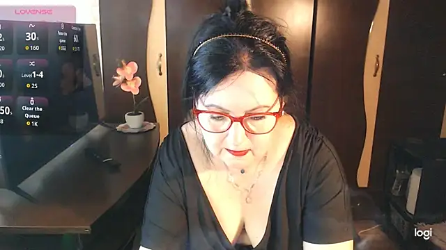 exiMIlf online show from 05-18-26, 11:16