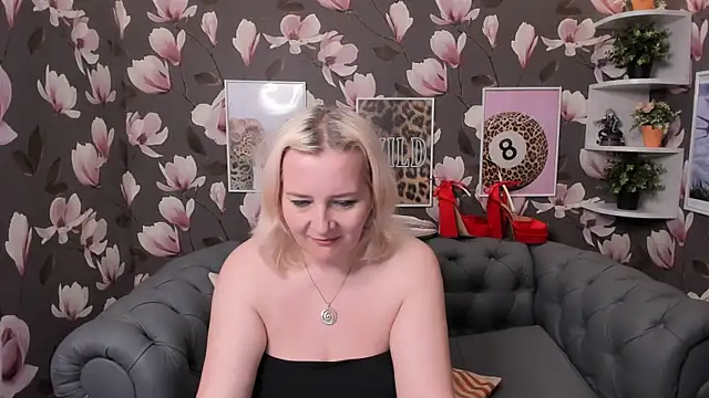 Snapshot of Victoria_Notti chatting on 04-23-26, 11:09 Victoria Notti online show from 04-23-26, 11:09