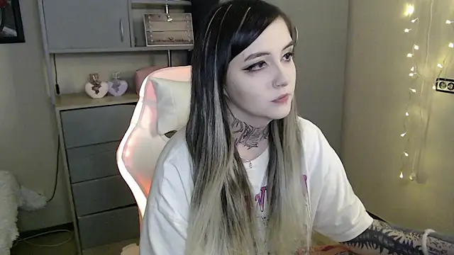 Rin Tozier online show from 03-24-26, 01:10