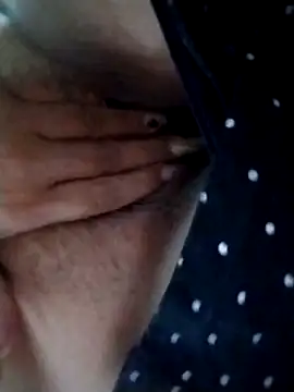 haffsa   online show from 03-20-26, 03:39