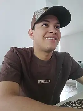 Top and bottom online show from 06-20-26, 08:11