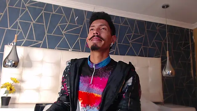 NoaahTylor online show from 02-13-26, 07:32