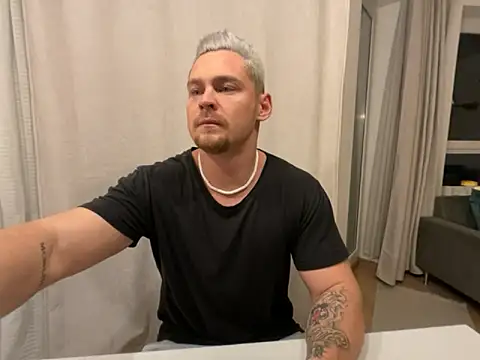 Snapshot of EddyRise- chatting on 02-15-26, 06:15 EddyRise- online show from 02-15-26, 06:15