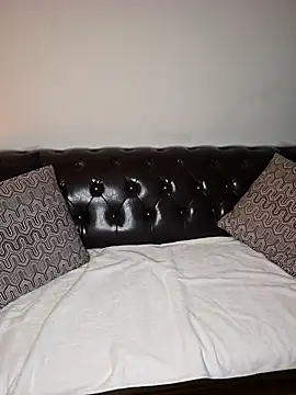 Snapshot of EddyRise- chatting on 02-18-26, 06:15 EddyRise- online show from 02-18-26, 06:15